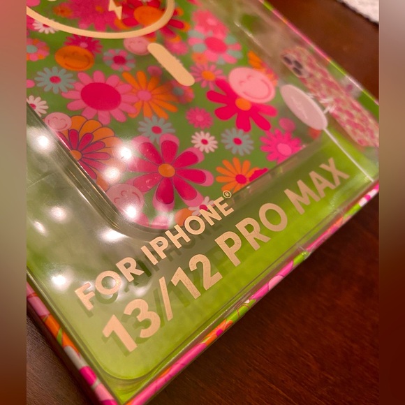 NWT! Poppy phone case protector for iPhone 13/12 Pro Max. Colorful, fun design. - Picture 6 of 14